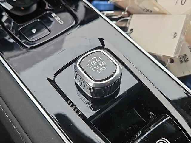 2026 Volvo XC90 Ultra, B6 AWD Gas (mild hybrid), Gasoline, Bright, 7 Seats
