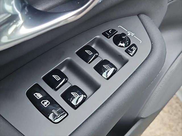 2026 Volvo XC90 Ultra, B6 AWD Gas (mild hybrid), Gasoline, Bright, 7 Seats