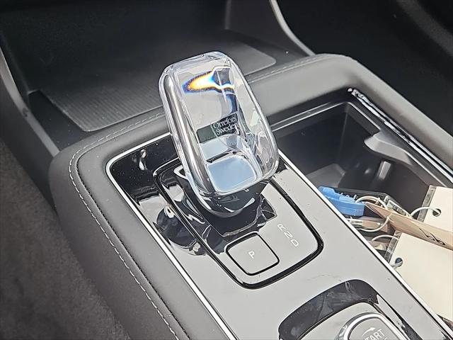 2026 Volvo XC90 Ultra, B6 AWD Gas (mild hybrid), Gasoline, Bright, 7 Seats