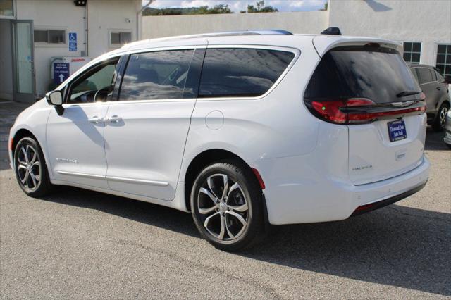 2026 Chrysler Pacifica Pinnacle AWD