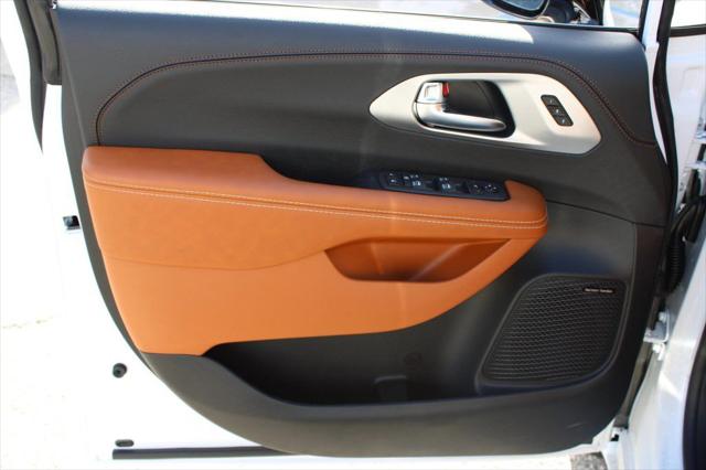 2026 Chrysler Pacifica Pinnacle AWD