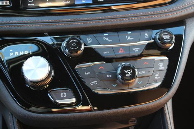2026 Chrysler Pacifica Pinnacle AWD