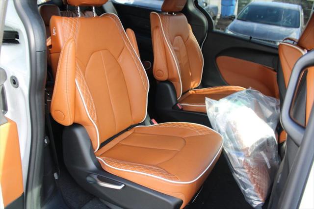 2026 Chrysler Pacifica Pinnacle AWD