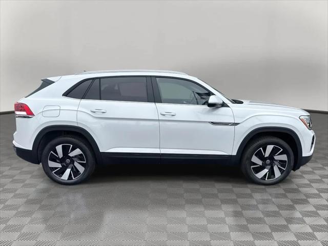 2026 Volkswagen Atlas Cross Sport SE with Technology