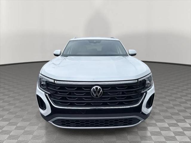 2026 Volkswagen Atlas Cross Sport SE with Technology