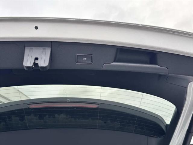 2026 Volkswagen Atlas Cross Sport SE with Technology
