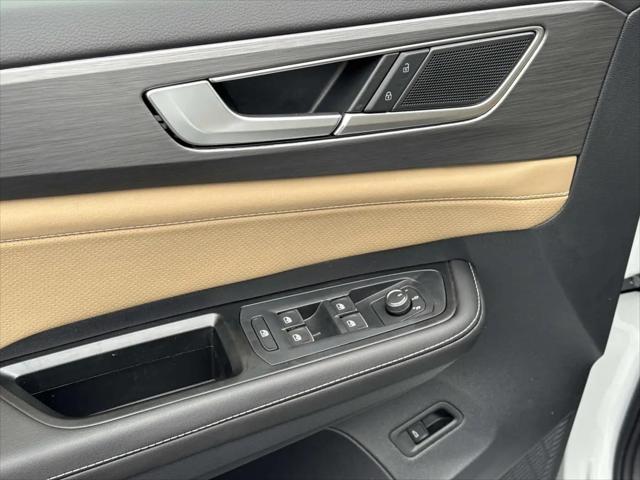 2026 Volkswagen Atlas Cross Sport SE with Technology