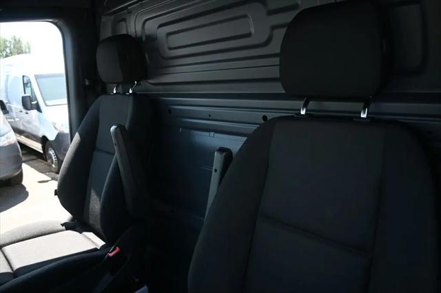 2026 Mercedes-Benz Sprinter 4500 High Roof 4-Cyl Diesel HO