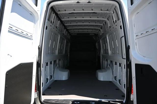 2026 Mercedes-Benz Sprinter 4500 High Roof 4-Cyl Diesel HO