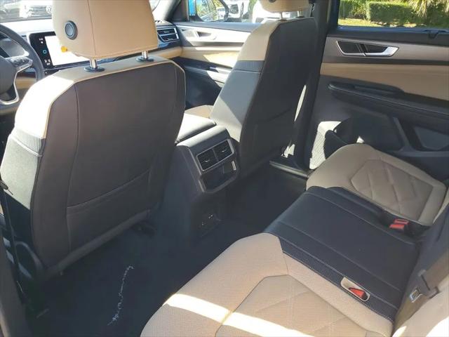 2026 Volkswagen Atlas Cross Sport SE with Technology