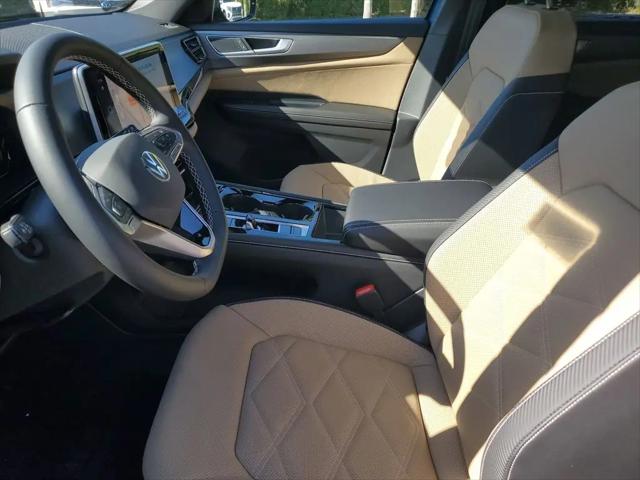 2026 Volkswagen Atlas Cross Sport SE with Technology