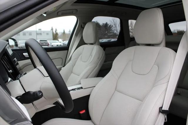 2026 Volvo XC60 Plug-In Hybrid Ultra, T8 AWD Electric/Gasoline, Dark