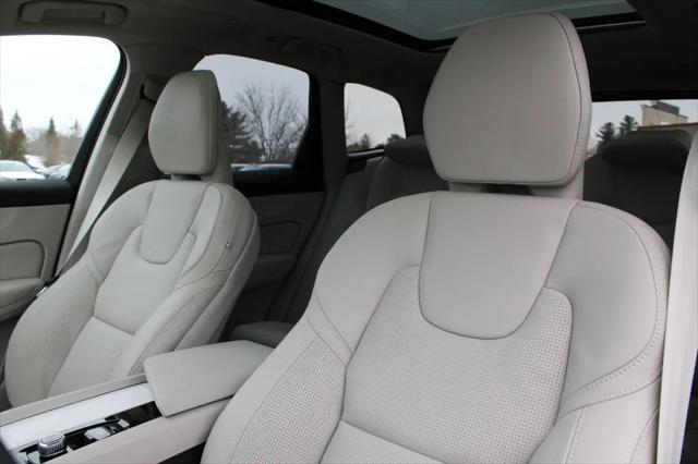 2026 Volvo XC60 Plug-In Hybrid Ultra, T8 AWD Electric/Gasoline, Dark
