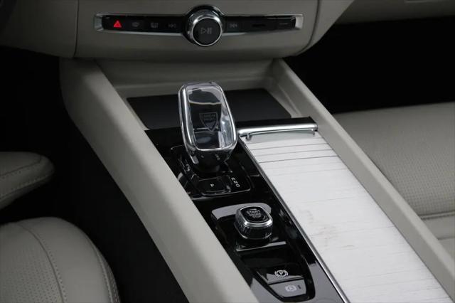 2026 Volvo XC60 Plug-In Hybrid Ultra, T8 AWD Electric/Gasoline, Dark