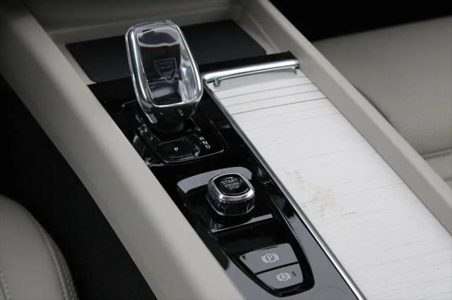 2026 Volvo XC60 Plug-In Hybrid Ultra, T8 AWD Electric/Gasoline, Dark