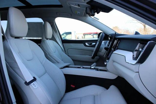 2026 Volvo XC60 Plug-In Hybrid Ultra, T8 AWD Electric/Gasoline, Dark