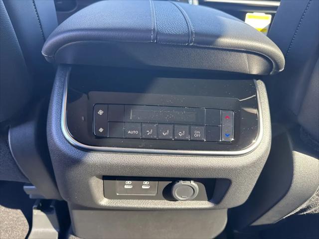 2026 Nissan Armada SV