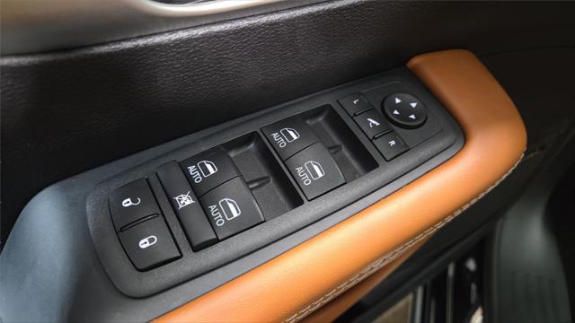 2026 Chrysler Pacifica Pinnacle AWD