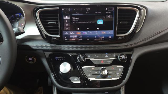 2026 Chrysler Pacifica Pinnacle AWD