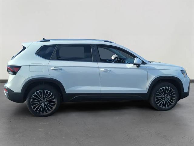 2026 Volkswagen Taos SE