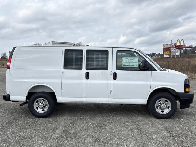 2025 Chevrolet Express Cargo Van RWD 2500 Regular Wheelbase WT