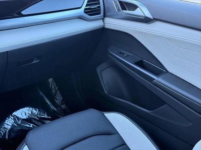 2026 Volkswagen Taos SEL