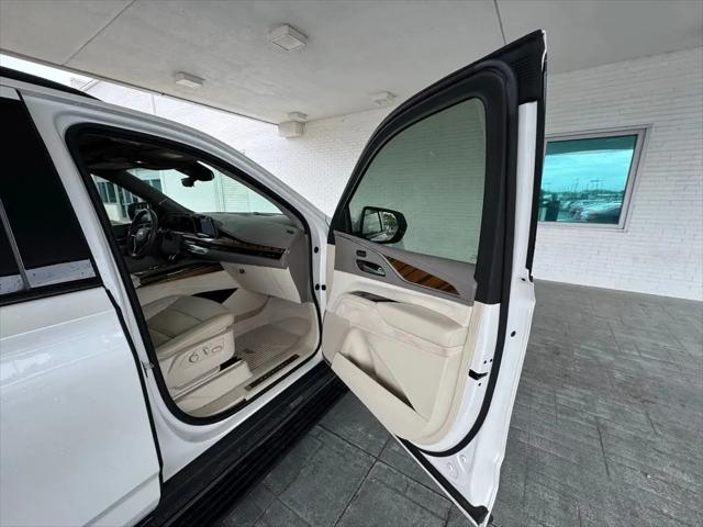2022 Cadillac Escalade 4WD Sport Platinum
