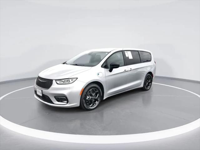 2023 Chrysler Pacifica Hybrid Limited