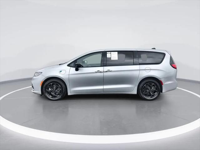 2023 Chrysler Pacifica Hybrid Limited