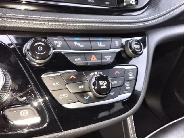 2023 Chrysler Pacifica Hybrid Limited