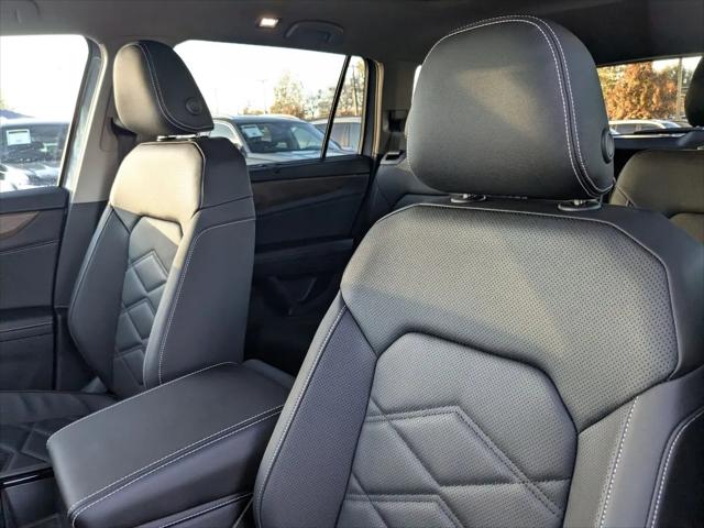 2026 Volkswagen Atlas SE with Technology