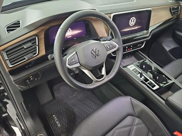 2026 Volkswagen Atlas SE with Technology