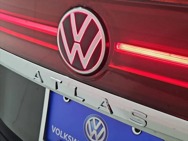 2026 Volkswagen Atlas SE with Technology