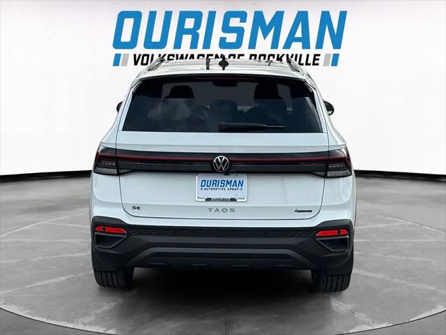 2026 Volkswagen Taos SE Black
