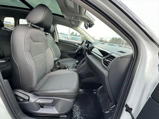 2026 Volkswagen Taos SE Black