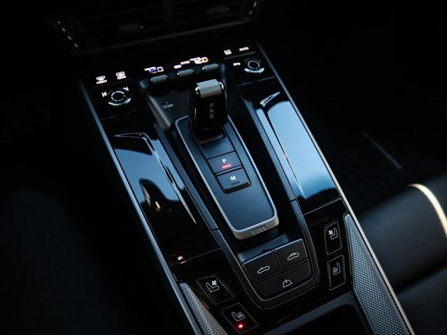 2025 Porsche 911 Carrera Cabriolet