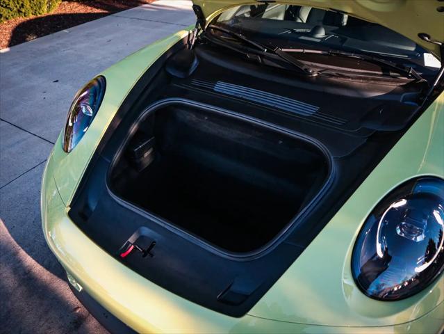 2025 Porsche 911 Carrera Cabriolet