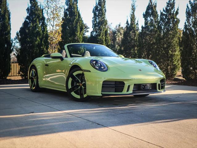 2025 Porsche 911 Carrera Cabriolet