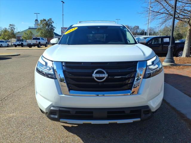 2023 Nissan Pathfinder SL FWD