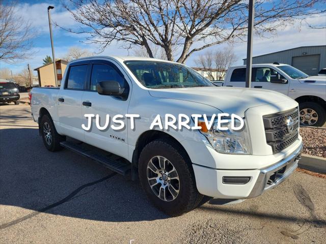 2022 Nissan TITAN Crew Cab SV 4x4 2022 Nissan TITAN Crew Cab SV 4x4