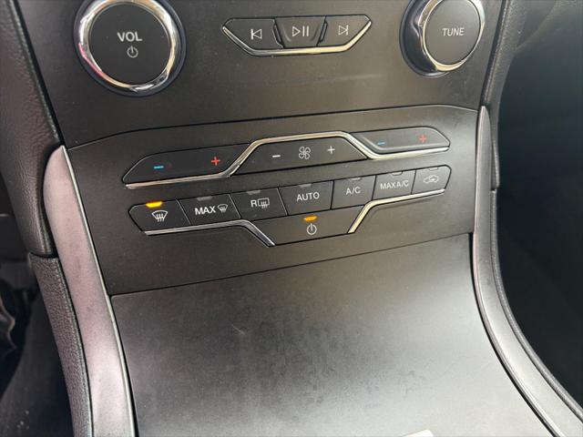 2020 Ford Edge SE