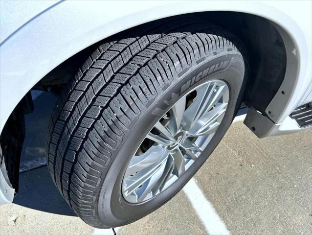 2021 INFINITI QX80 LUXE AWD