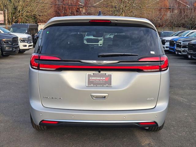 2026 Chrysler Pacifica Select AWD