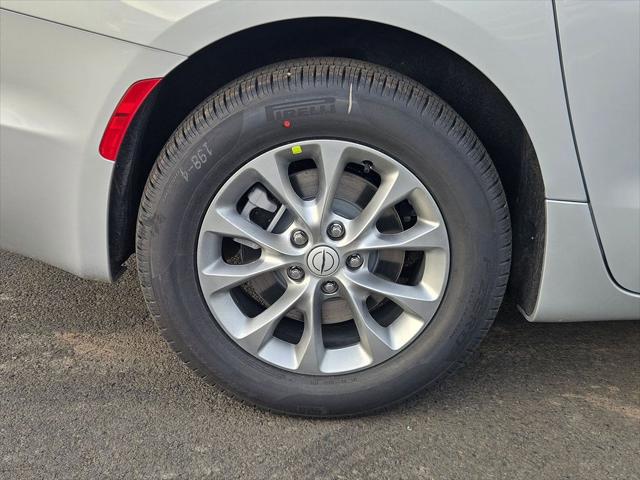2026 Chrysler Pacifica Select AWD