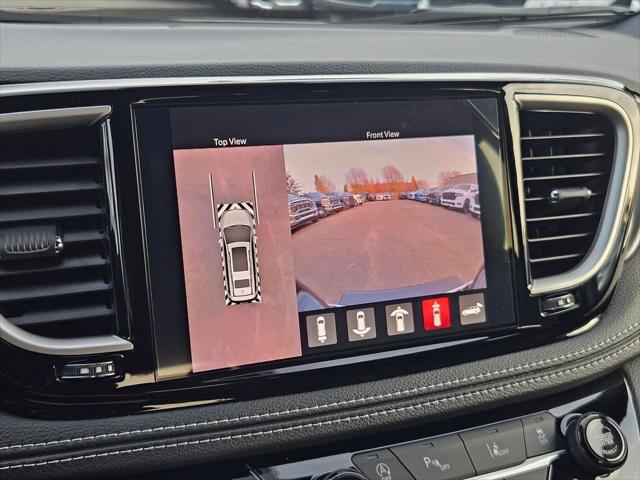2026 Chrysler Pacifica Select AWD