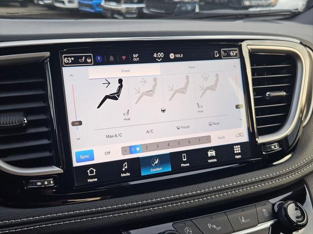 2026 Chrysler Pacifica Select AWD