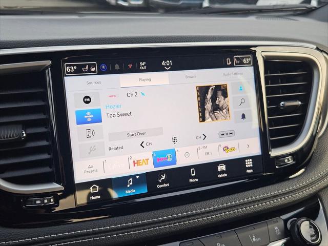 2026 Chrysler Pacifica Select AWD