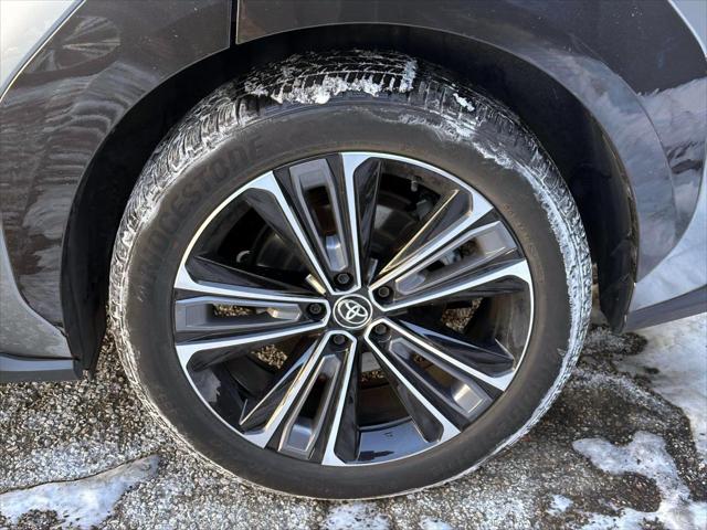 2023 Toyota bZ4X Limited [7]