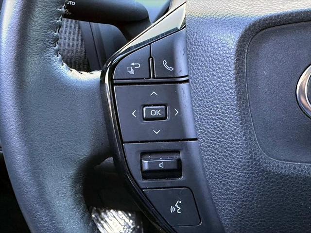 2023 Toyota bZ4X Limited [28]