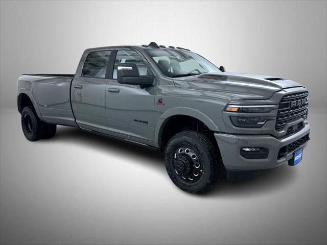 2026 RAM Ram 3500 RAM 3500 LIMITED CREW CAB 4X4 8 BOX